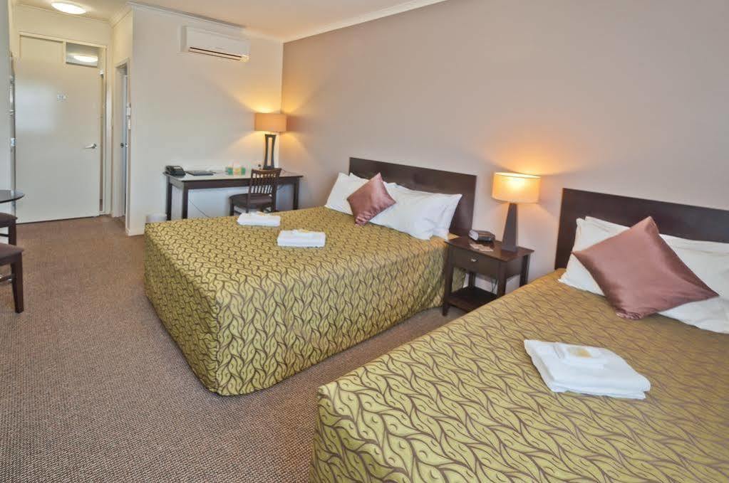 Redcliffe Motor Inn מראה חיצוני תמונה